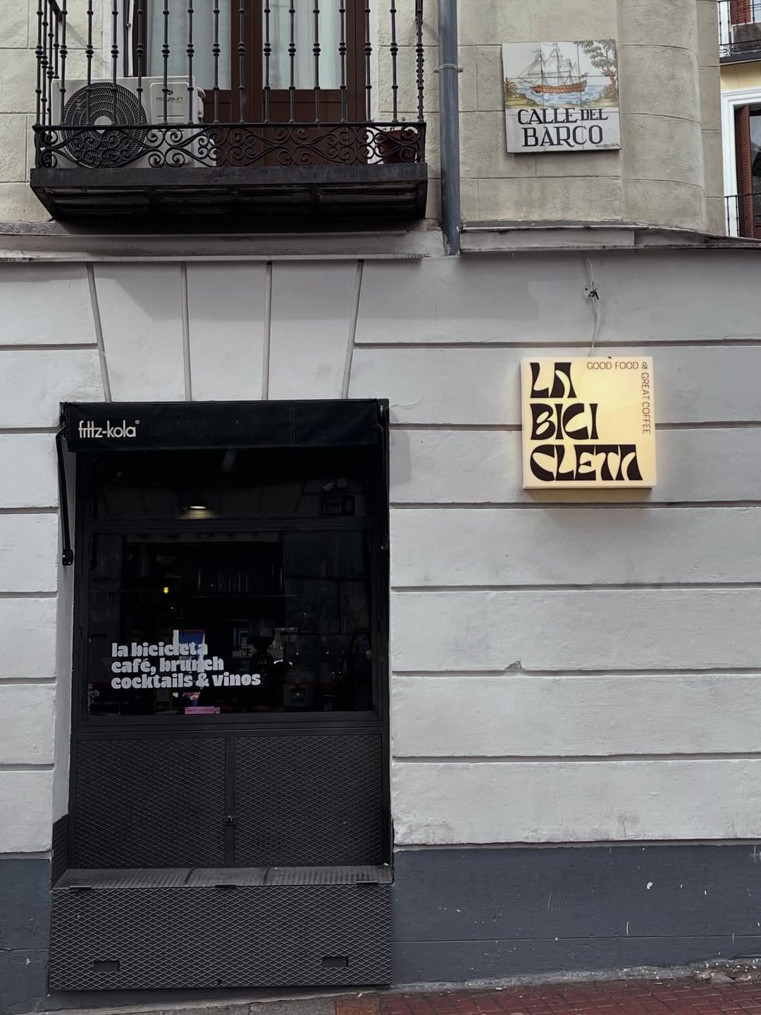 La Bicicleta 📍Pl. de San Ildefonso, 9, Centro, 28004 Madrid
En el corazón de Malasaña, en pleno centro,
un local perfec
