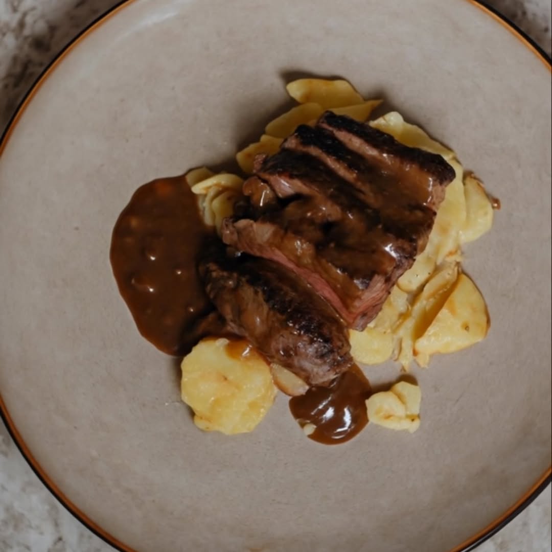 Presa ibérica, setas y patatas. Una combinación que habla por sí sola. #restaurantesmadrid #campodelasnaciones #madridf