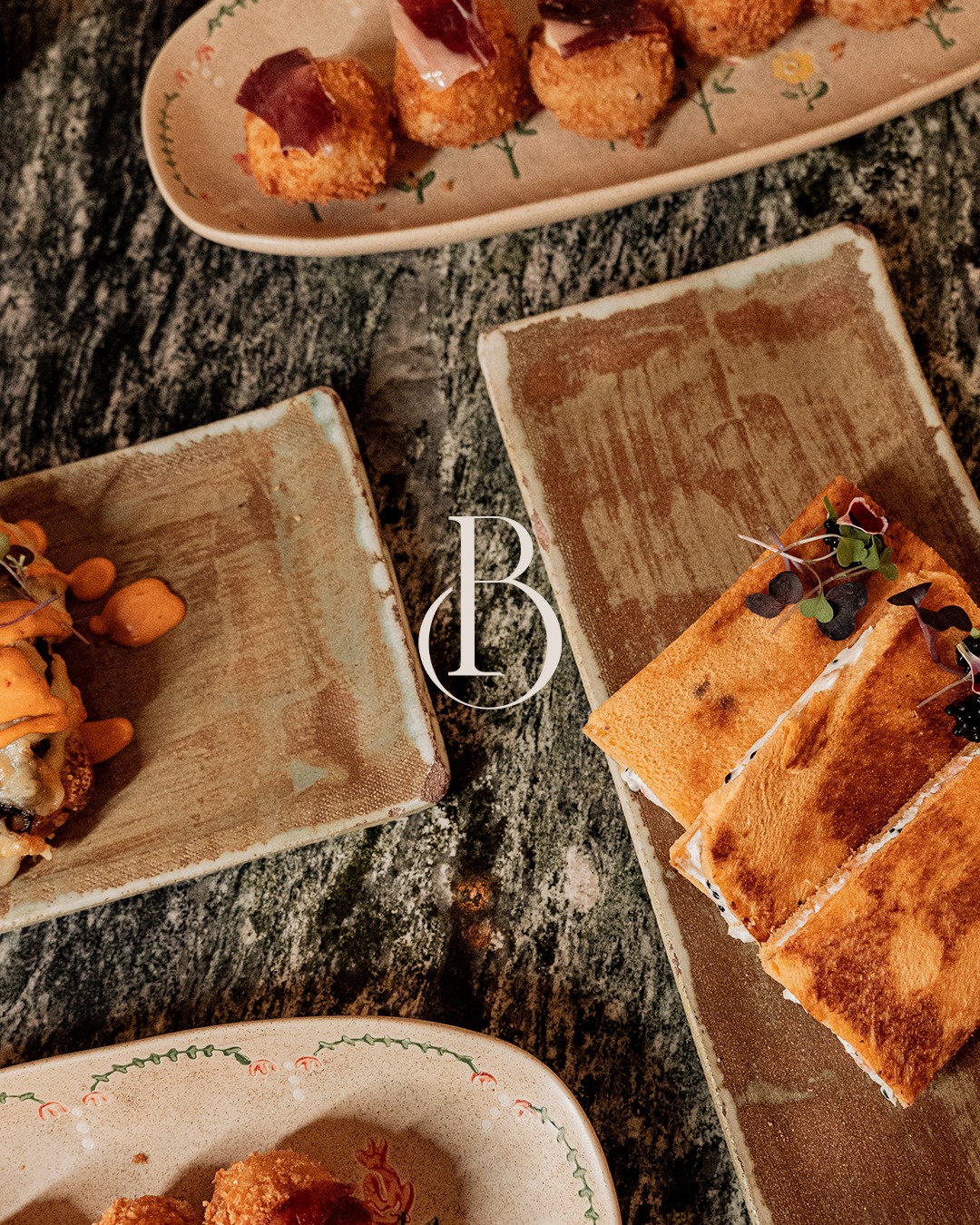 Menú de Imprescindibles:
Pensado para compartir.
Servido para disfrutar sin prisas.
Así sabe mejor La Botillería.
Essen
