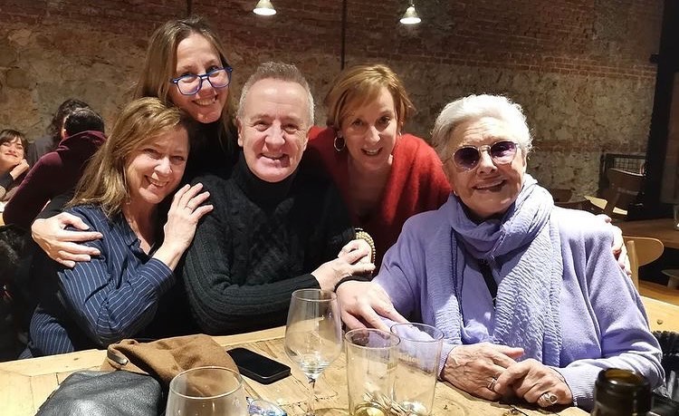 Un honor poder recibir en nuestra casa @lacantinadelmatadero a dos leyendas vivas del teatro y el cine como Carlos Hipól