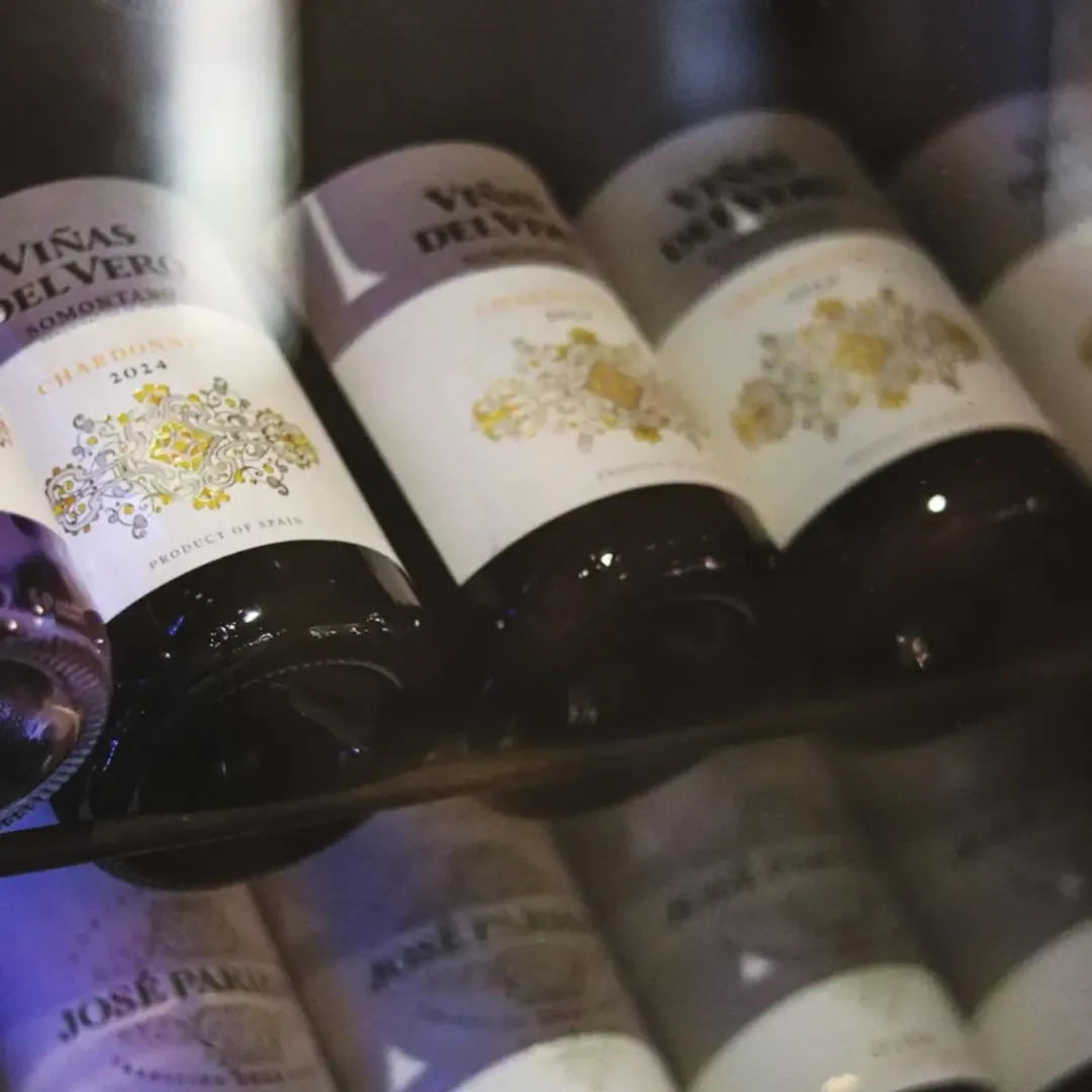 Una copa de vino siempre es un buen plan. 🍷
Para empezar la comida, para alargar la sobremesa o simplemente porque sí.