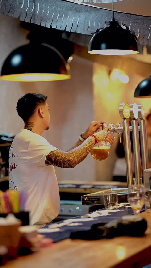 ‘¡V de Viernes que te quiero VIERNES!💥💥

Si aún no has reservado tu mesa para este fin de semana, espabila y llámanos 🙌🏽