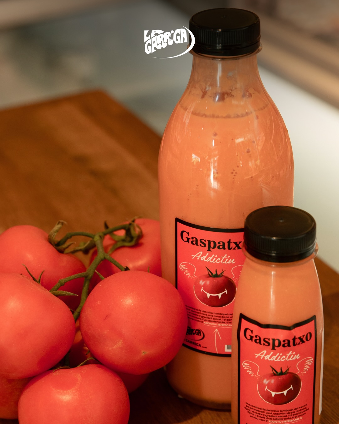 Setembre encara té sabor d’estiu. 🍅
I un bon gaspatxo continua sent una de les millors maneres de gaudir-lo.
Tomàquet,
