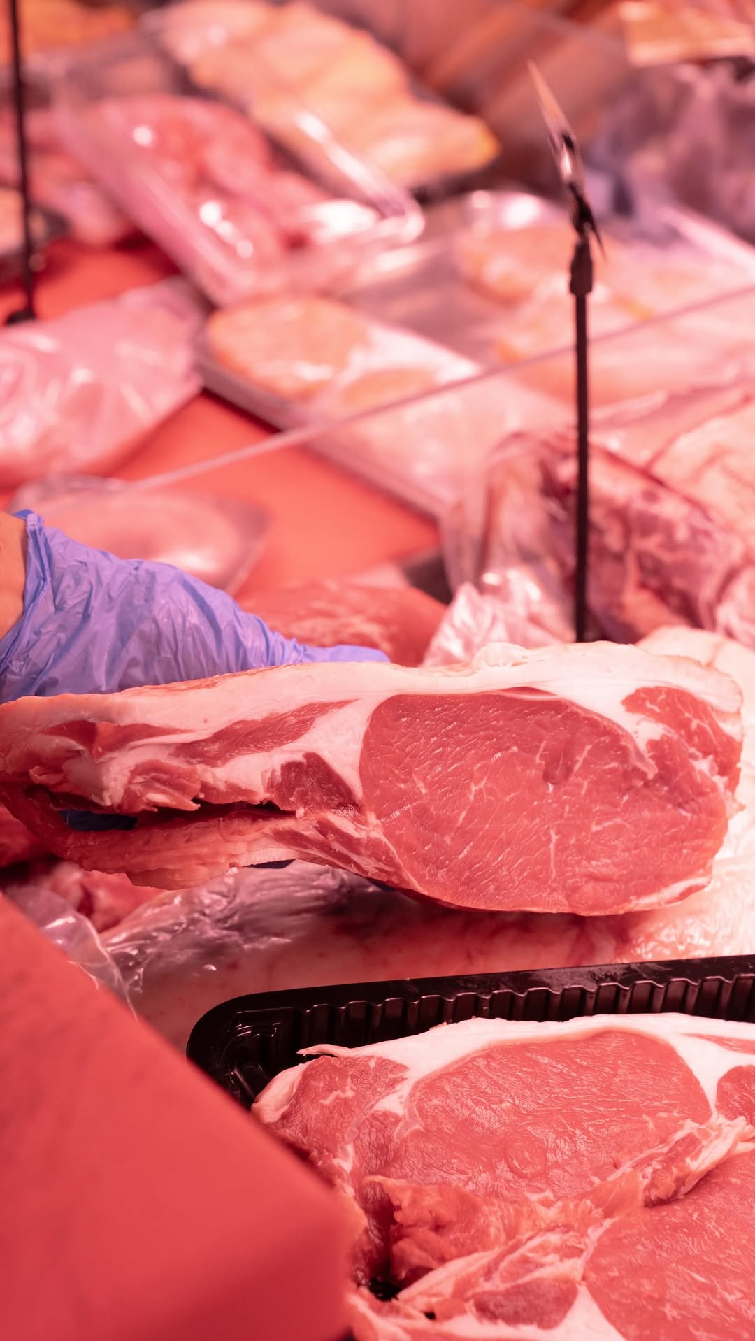 Sabia que cada tipus de carn hauria de tenir la seva pròpia taula de tall?
Separar-les ajuda a evitar la contaminació cr