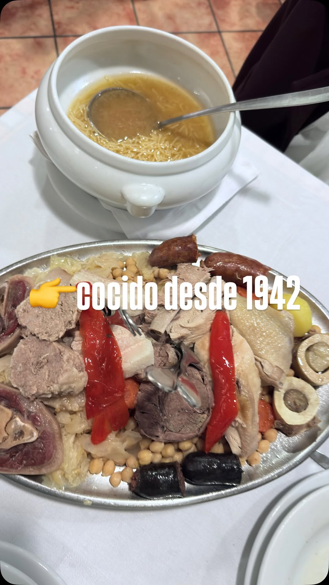Hay cocidos que se adaptan a los tiempos.
Y otros que los atraviesan.

En @lagrantasca el cocido se entiende como siempr