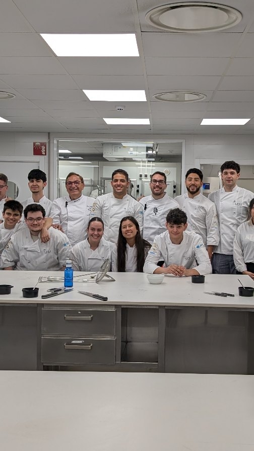 El pasado martes tuvimos el placer de compartir nuestra pasión por la huerta en @mom_culinary , una escuela referente en