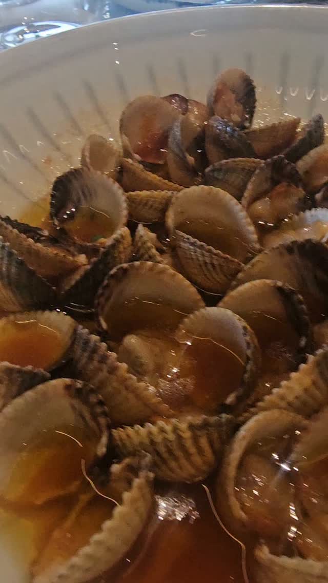🌊 Sabor a mar en cada bocado 🐚
Disfruta de nuestros deliciosos berberechos en El Mirador de La Lonjería: frescos, sabros