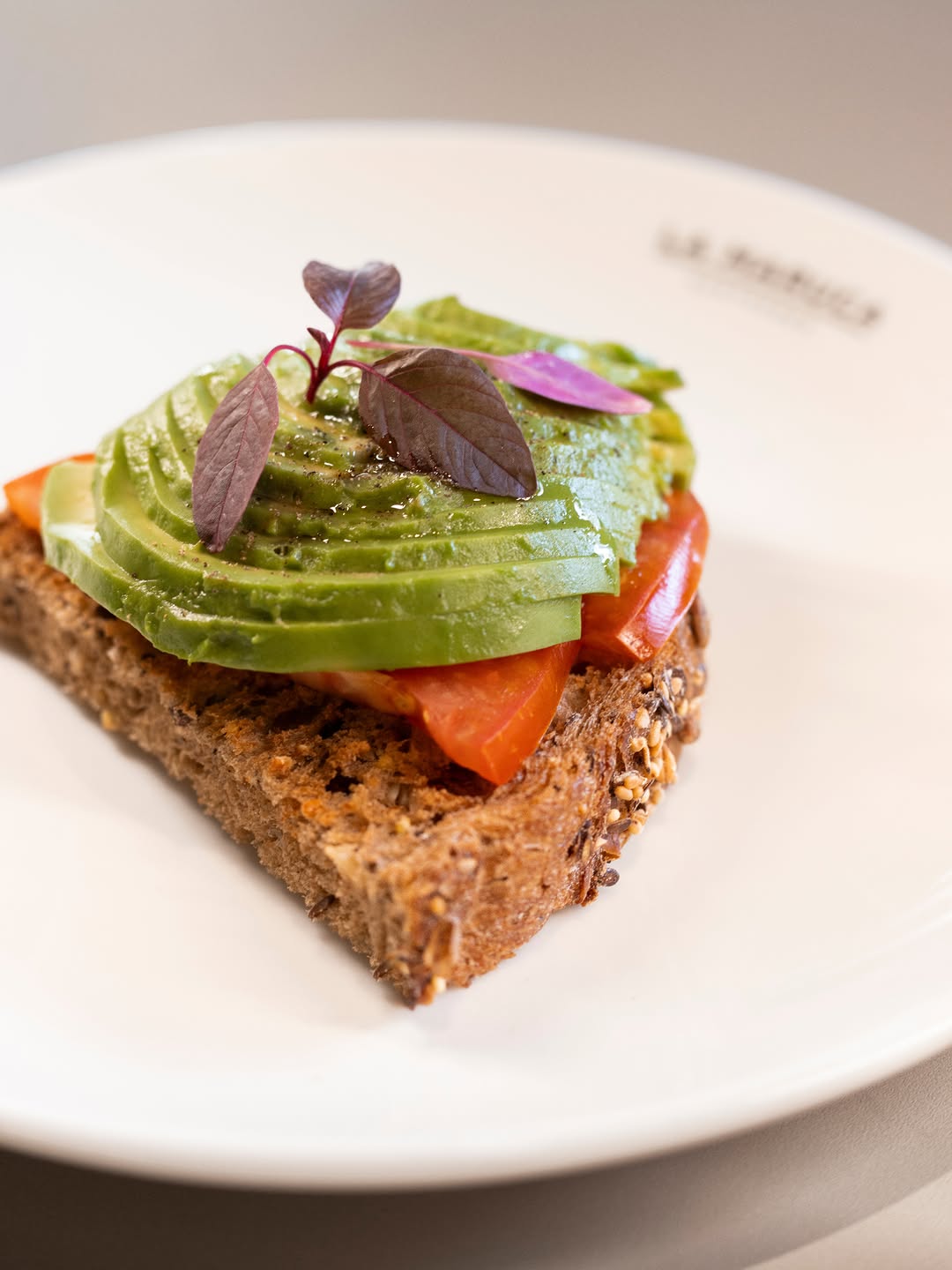 Un café, unas tostadas, un zumo recién exprimido o un desayuno para compartir.
Sea cual sea tu forma de empezar el día,