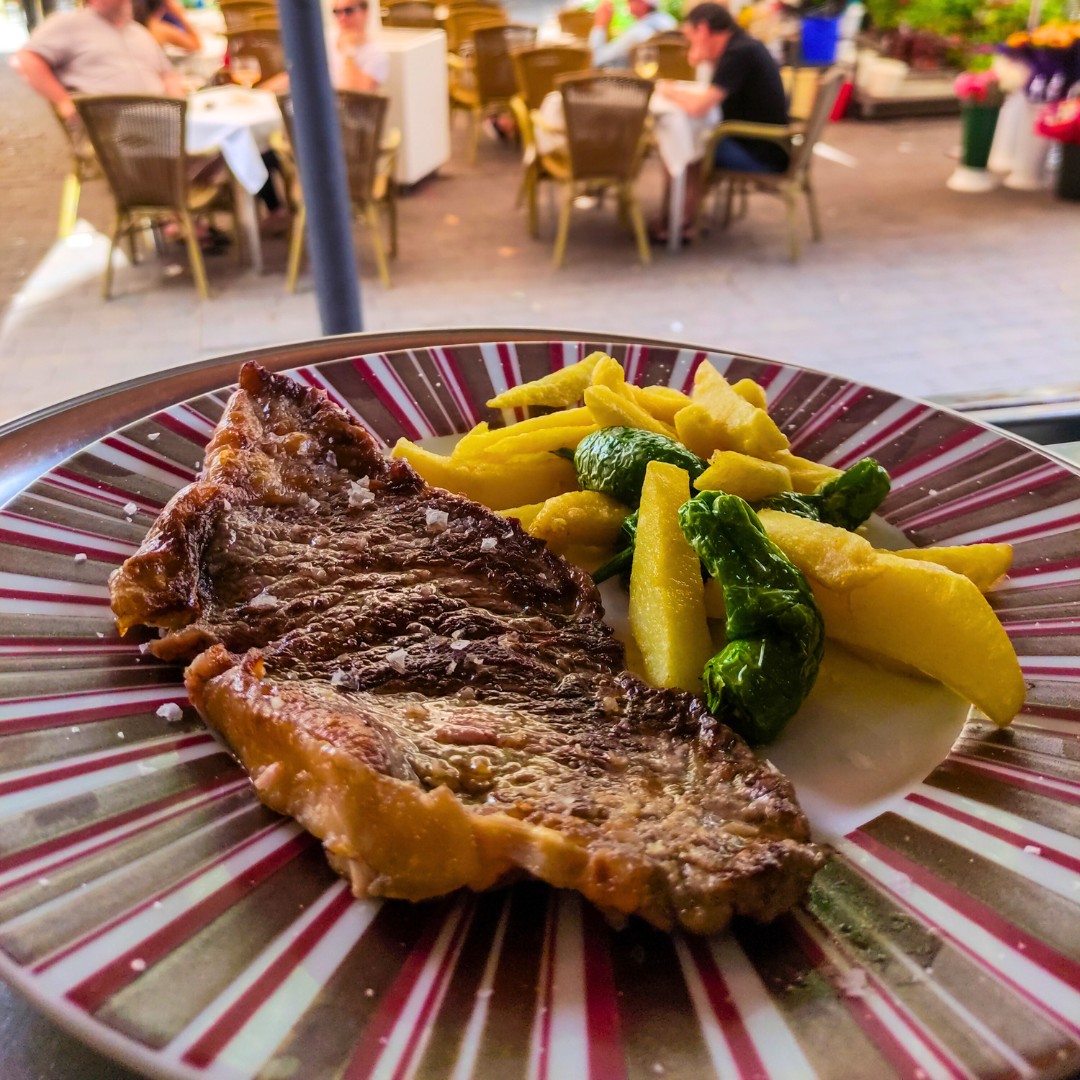 🥩 El entrecot perfectamente hecho que te hará salivar. Disfruta de la mejor carne en La Parrilla de Galicia 🍴🔥

#laparri
