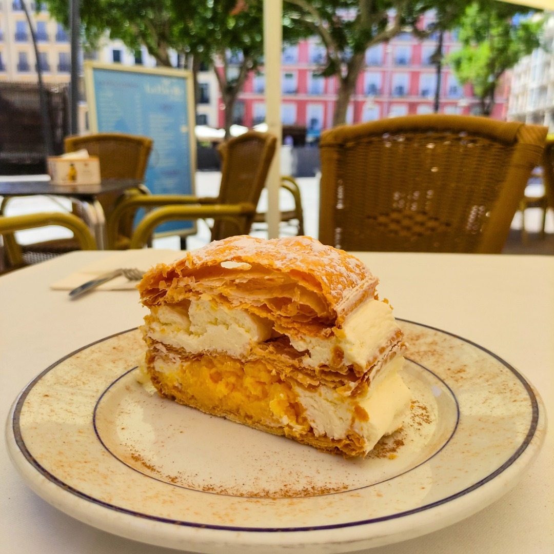 🍰🌟 ¡Disfruta de nuestra irresistible milhoja en La Parrilla de Galicia! 

¡Ven y déjate sorprender por este delicioso po