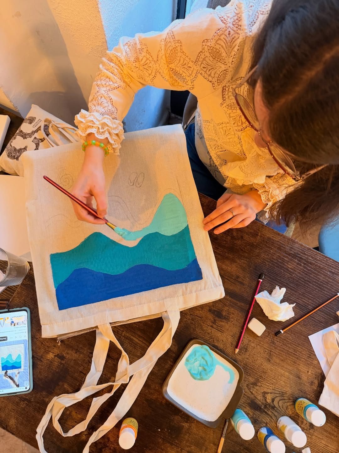 Tote bags, pintura y buen plan de fin de semana 🎨🤍
Así de lindo quedó el arte que se creó en La Quinta. Un PLANAZO para