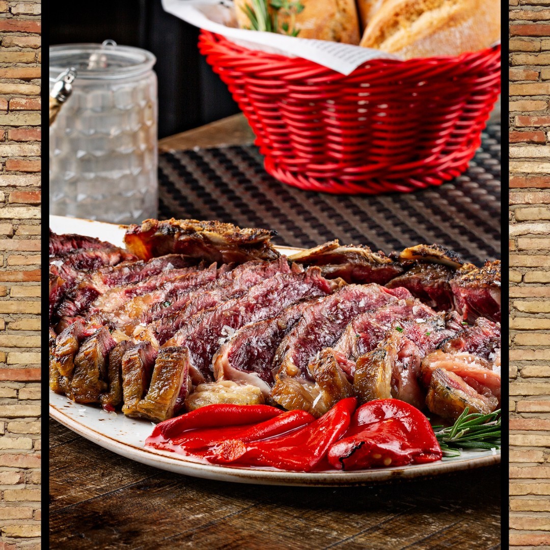 En La Tasca de Ventura, el que manda es el producto... ven a probar nuestra chuleta de vaca gallega a la parrilla con pa