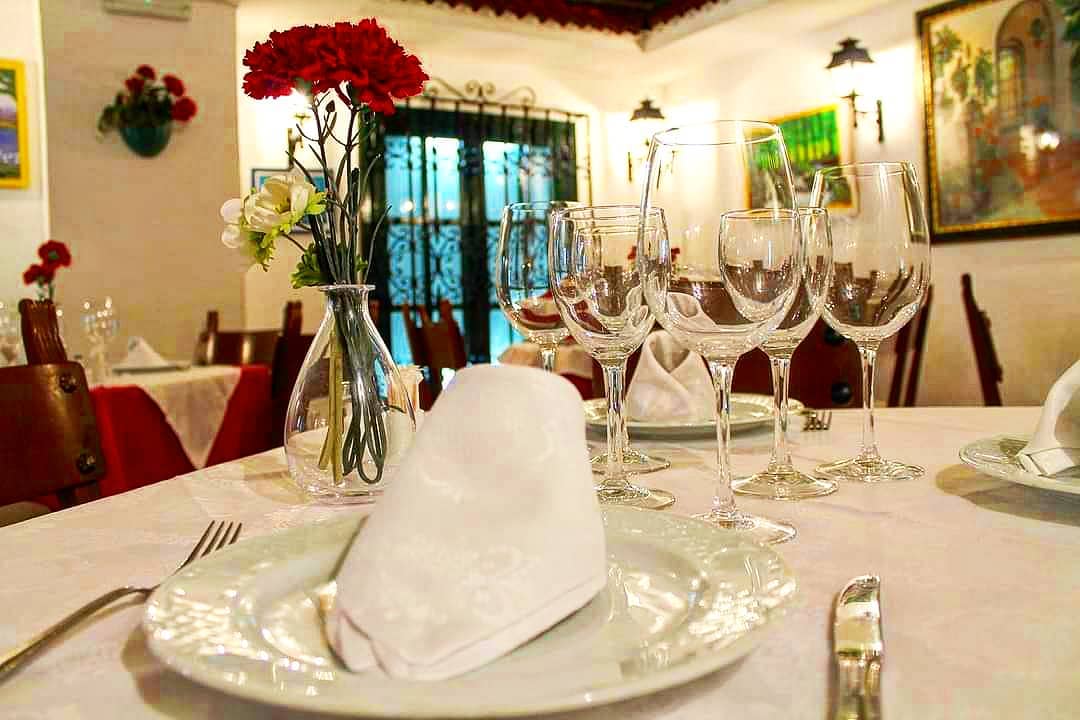 ¡Bienvenida Navidad! 🎄
Estimados amigos y clientes del Restaurante El Jamón del Abuelo,
En esta página podrán ustedes