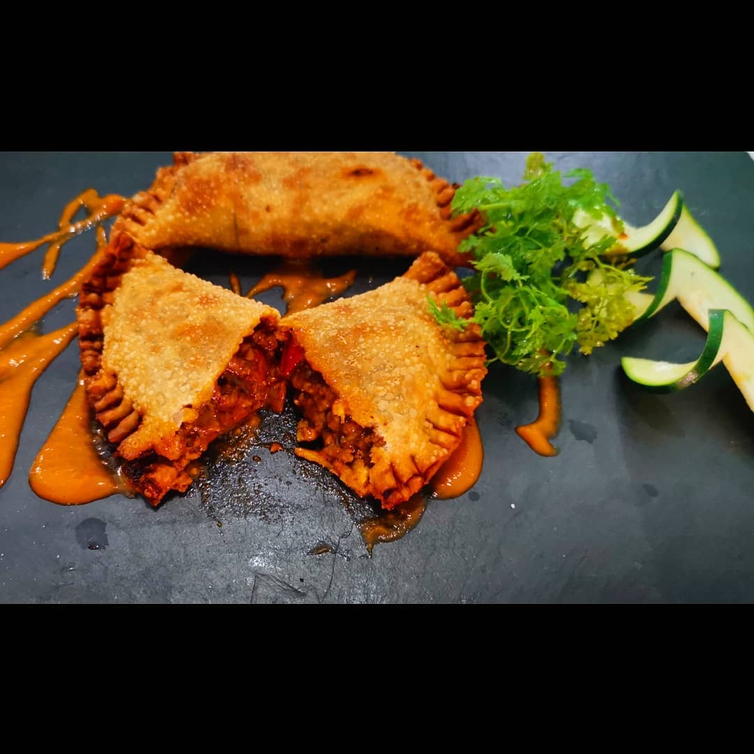 Nuestras exquisitas EMPANADILLAS DE CARNE CASERAS.
¡No dudes en pedir la tuya!
RESERVA TU MESA
⬇️⬇️⬇️⬇️⬇️⬇️⬇️
⠀⠀⠀⠀⠀⠀⠀⠀