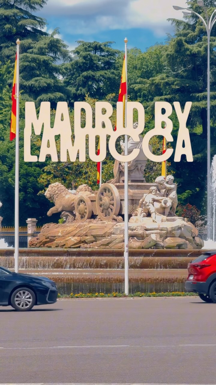 Dicen que Madrid se vacía en verano.
Será porque no saben que hay lugares donde el verano empieza cada tarde, alrededor