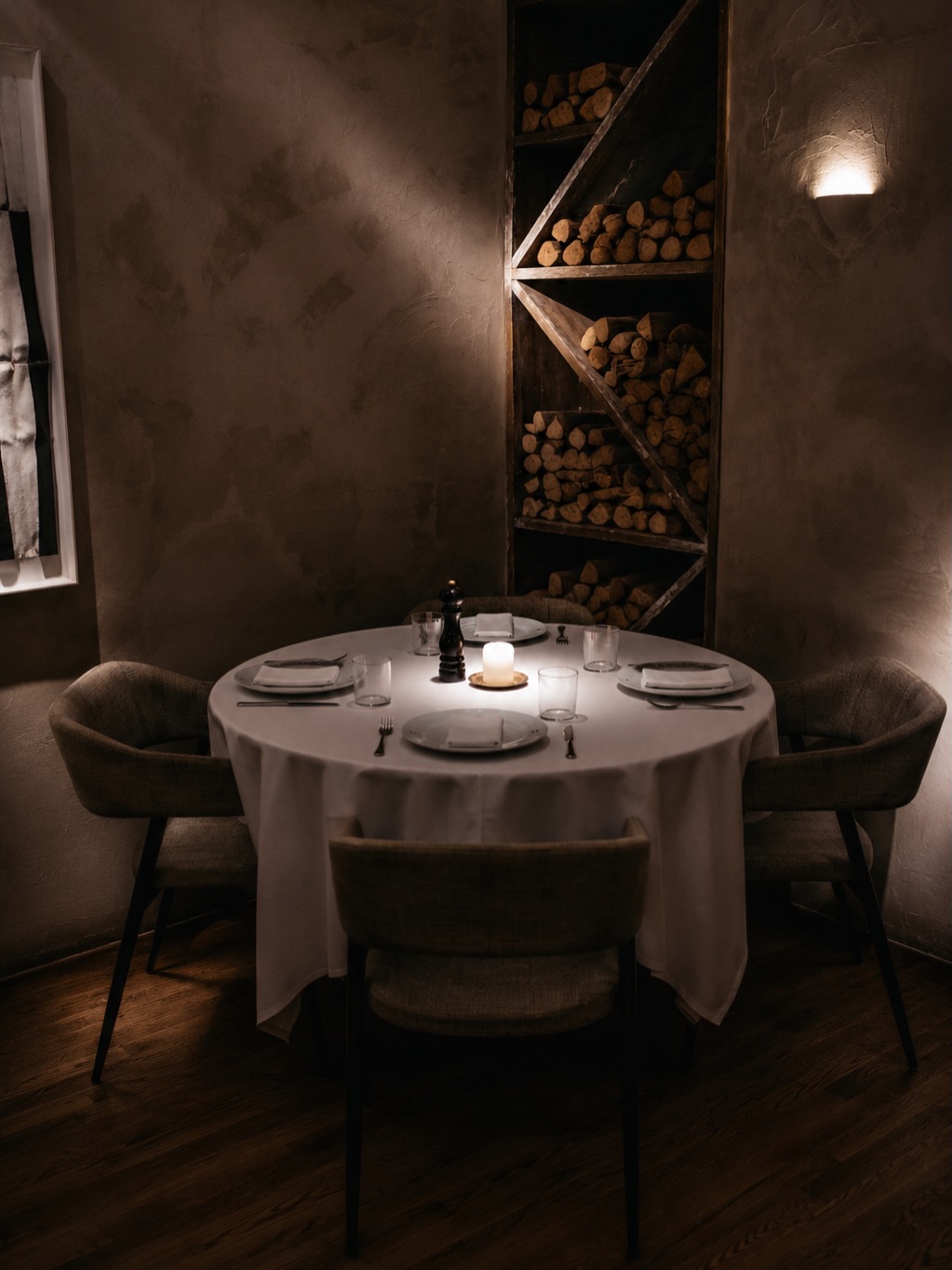 Un rincón especial.
Todo preparado para el servicio de noche.
#Lana #GuiaRepsol #SolRepsol #WorldBestSteakRestaurants