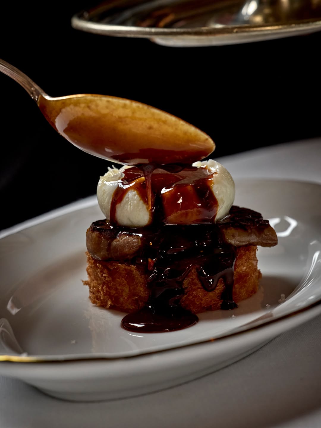 Receta centenaria: huevo Rossini
#lhardy
#madrid1839