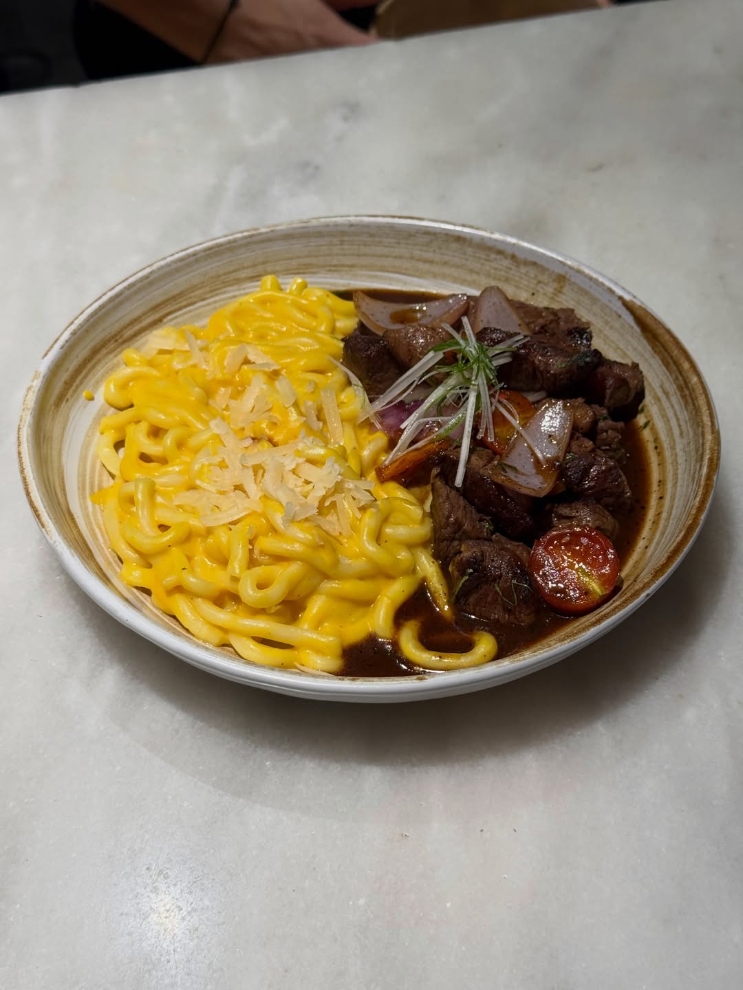 🔓Hay restaurantes que, aunque pasen los años, siguen siendo referentes. @limanikkei_madrid es uno de ellos. Hacía años q