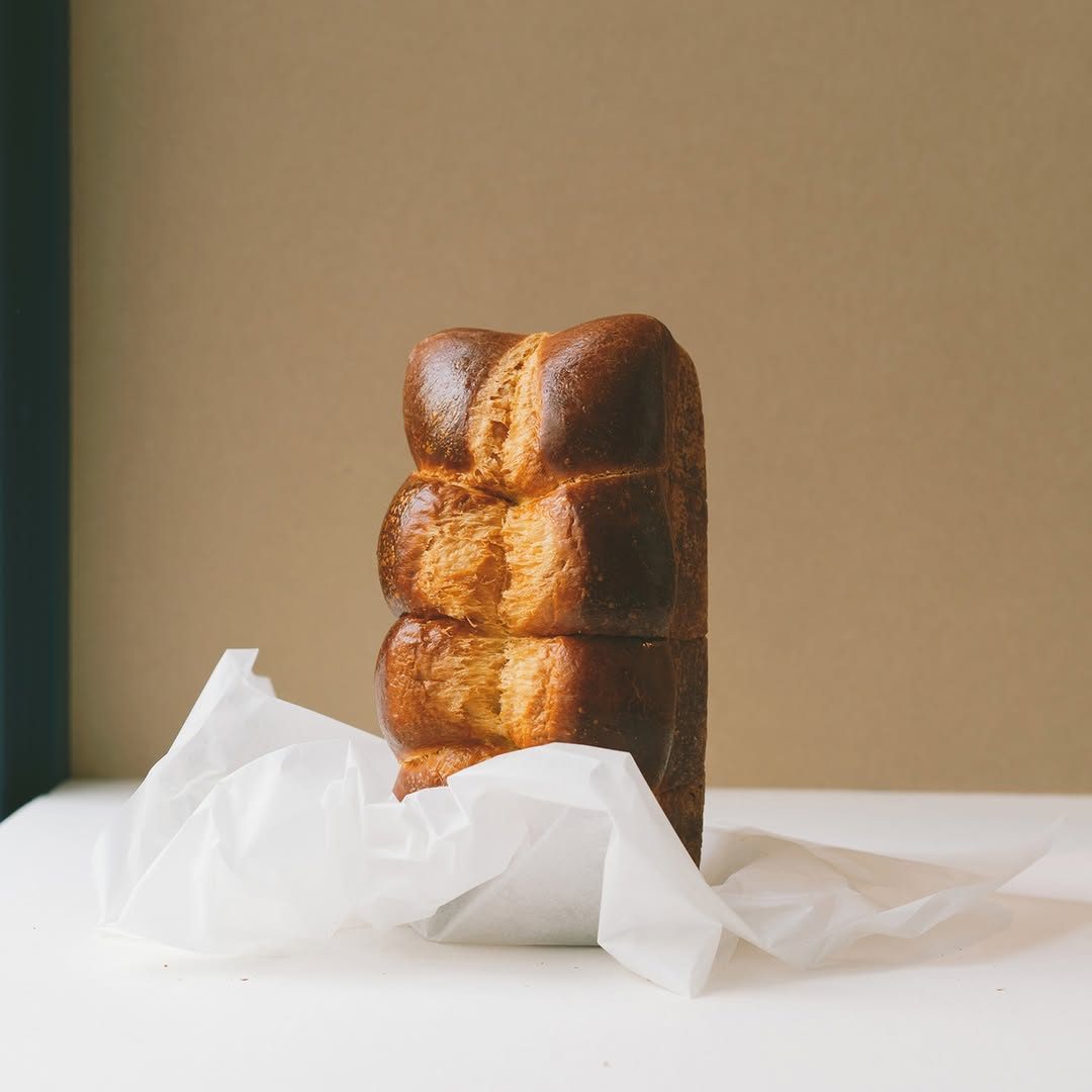 Brioche artesanal. Mantequilla, leche, huevo, harina. Horneado a diario.

#brioche #artesanal #lluisperez #mallorca #pal