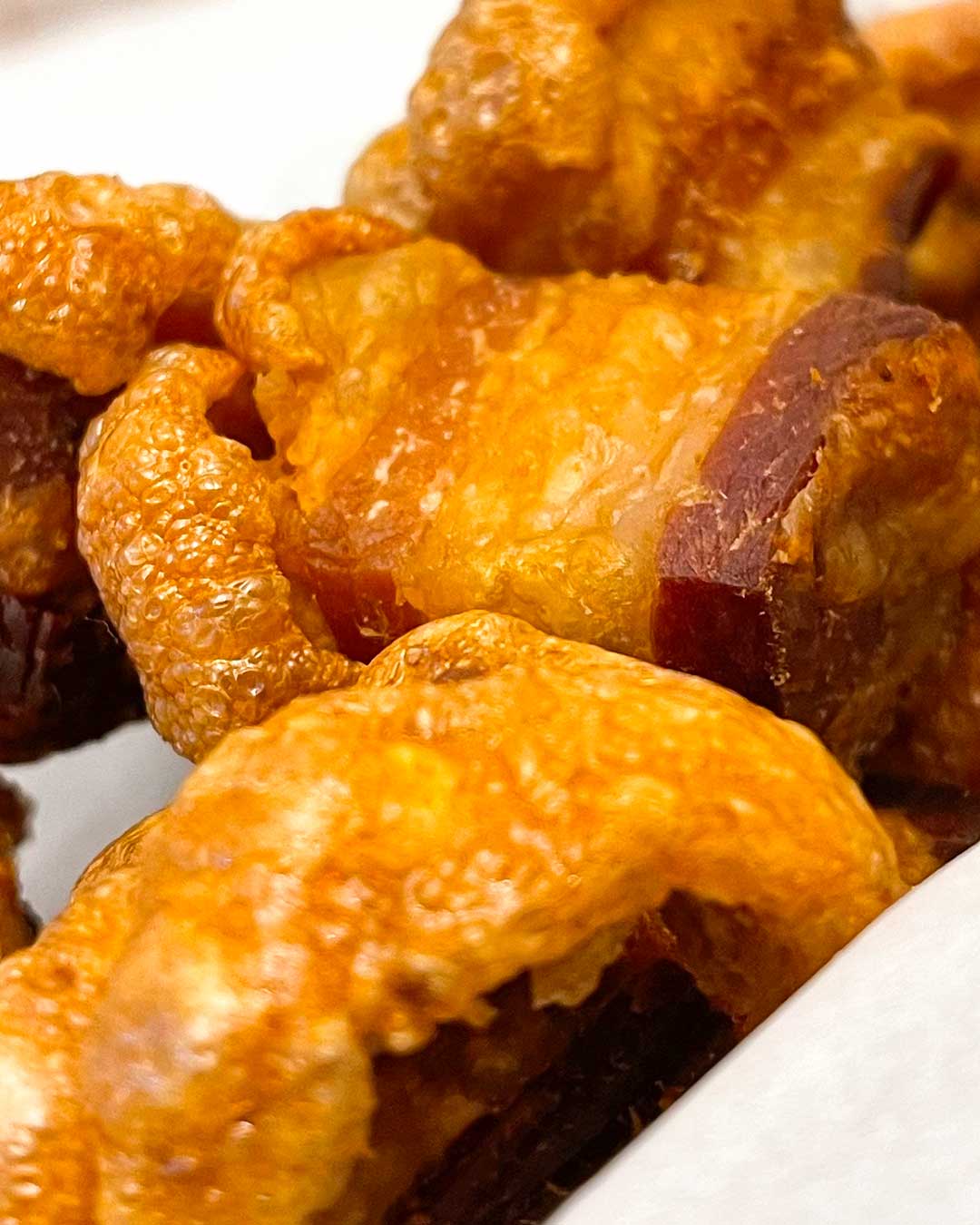 Torreznos ❤️🔥
Bien dorados, crujientes por fuera y tiernos por dentro… de esos bocados que hablan por sí solos.
👉 LosA