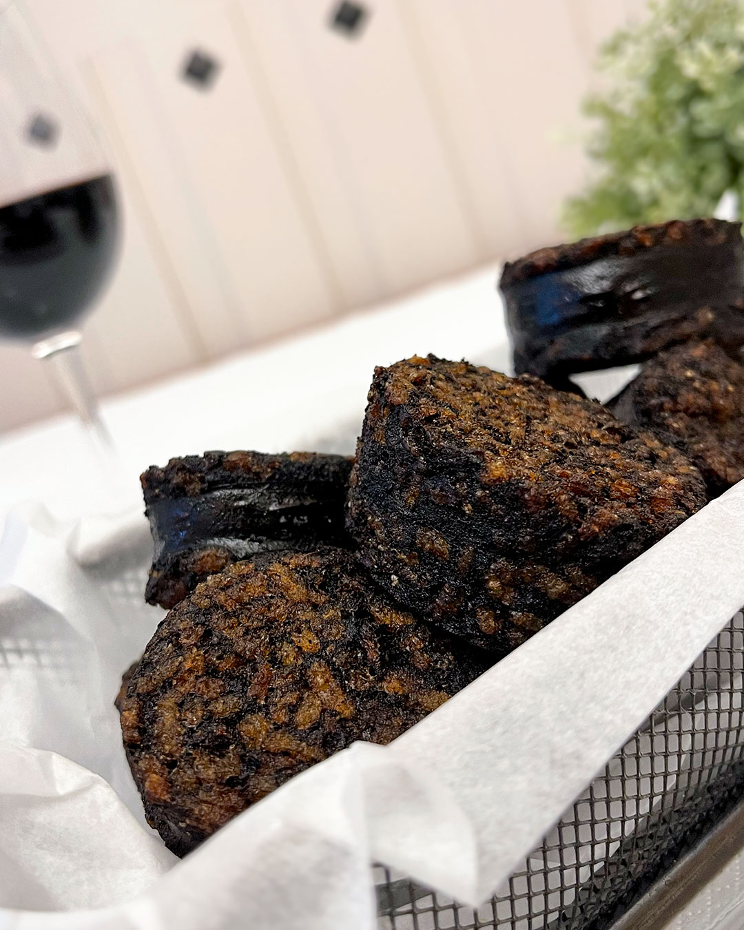 Morcilla de Burgos ❤️
Crujiente por fuera, jugosa por dentro y con todo el sabor de uno de los grandes clásicos de nues