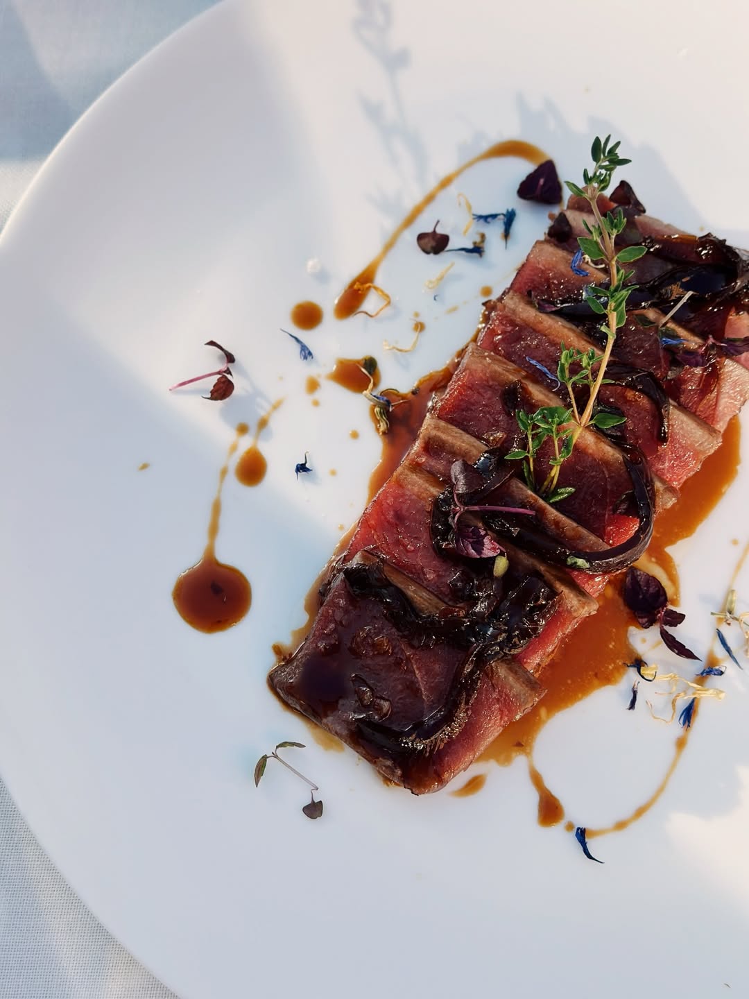 Textura, intensidad y equilibrio.
El atún como protagonista.
#LosCedrosRestaurante