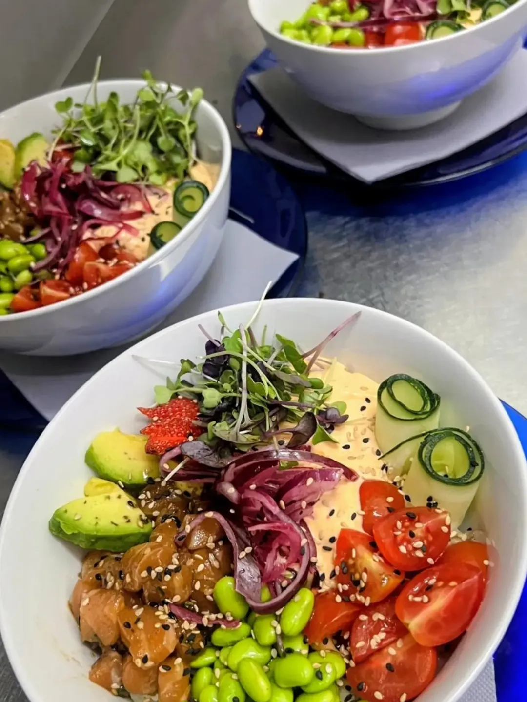Pokebowl de salmón, aguacate y edamame con mayonesa de kimchi😋😋

Reservas en www.losporfiados.com o en nuestro teléfono,
