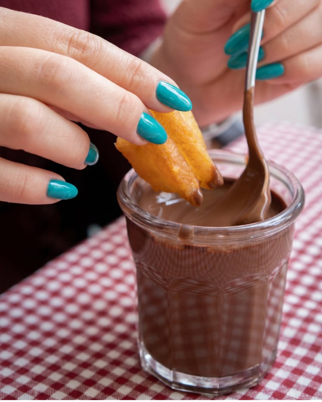 Hoy el chocolate tiene una excusa oficial... ¡Feliz día del Chocolate!
#DíaDelChocolate #MaestroChurrero #ChocolateLove