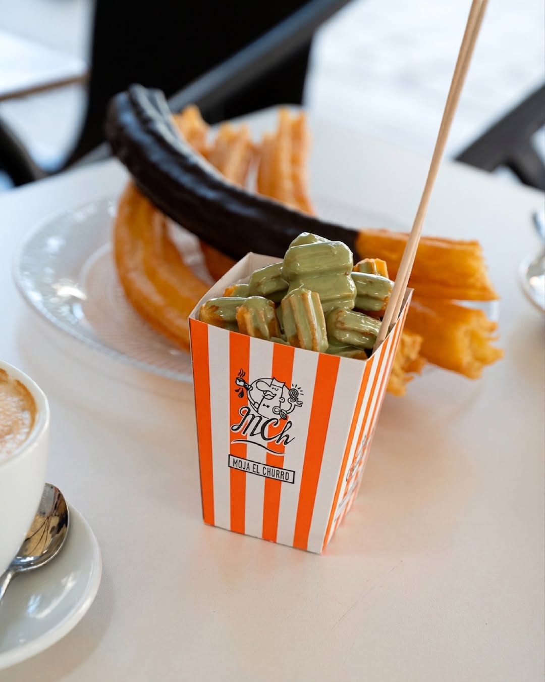 ¿Te apetece picar algo por la ciudad? Llévate nuestros famosos churro bites por el camino