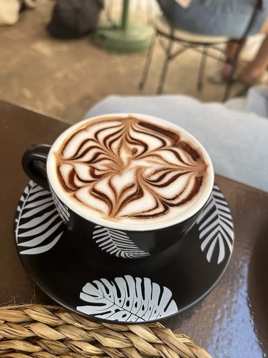 A cappuccino at Malloria