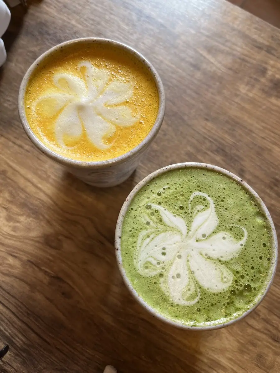 Turmeric and matcha lattes at Malloria