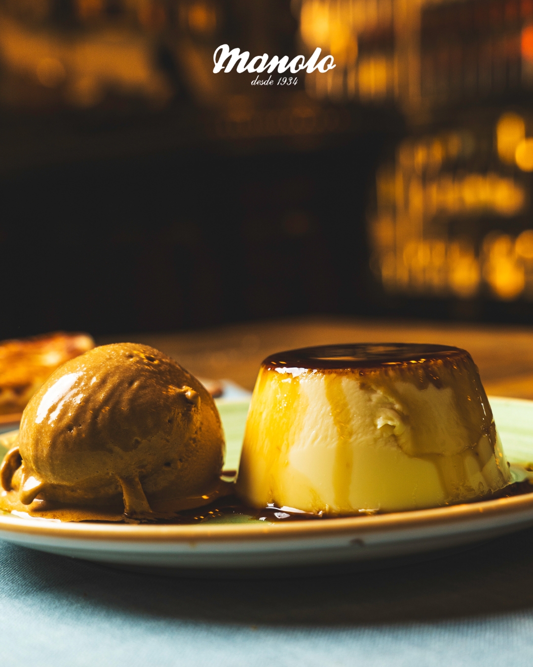Hay sobremesas que no terminan de verdad hasta que el postre llega a la mesa. ✨ 

Nuestro flan casero es de esos clásico