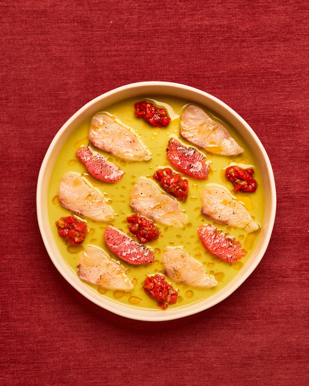 Cuando el producto habla, la cocina solo tiene que acompañar❤️
Nuestro Crudo de pez limón es una invitación a saborear