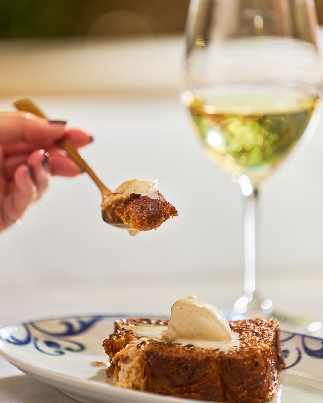 Dulce, cremosa y hecha para compartir🤍
La Torrija con helado pone el punto final a una experiencia mediterránea donde c