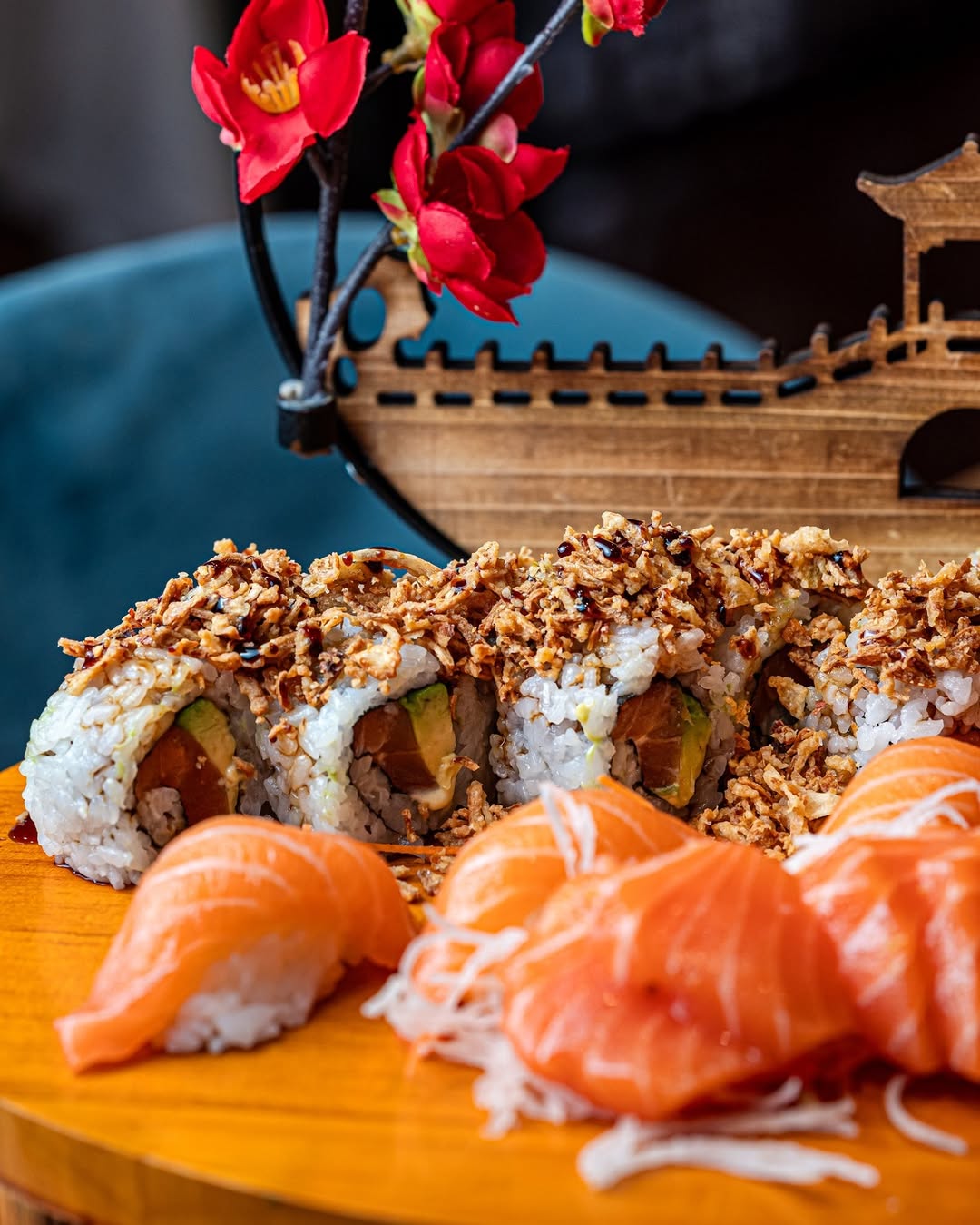 🍣✨ Mitad de semana y el plan ya está servido.

Frescura que se nota desde el primer vistazo, cortes precisos y ese contr
