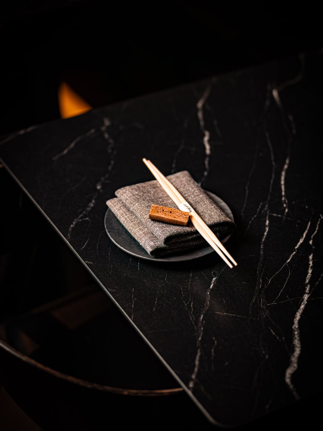 Todo en su sitio, esperando volver a llenarse de buenos momentos.
Nos vemos muy pronto. 🥢 🍣
#IzakayaMadrid #MateoHonte