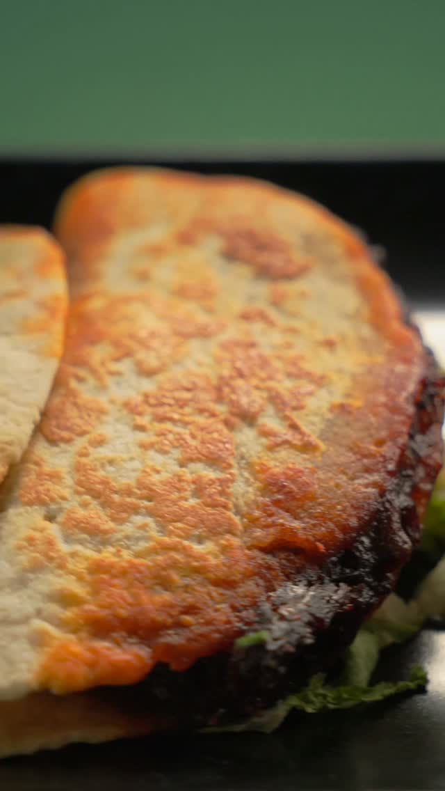 Bienvenidos al universo Mawey. 🌮🔥
Aquí no solo venimos a hablar de tacos. Venimos a contaros lo que hay detrás: nuestra