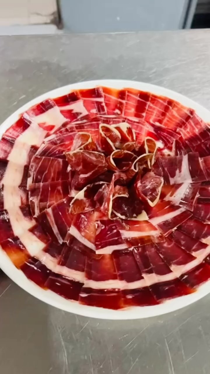 Nuestros platos de Jamón con un corte perfecto 🔪👨🏻‍🍳