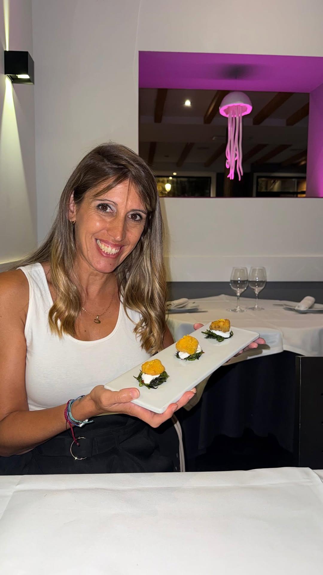 ✨ Hay sitios que te sorprenden por el lugar, y otros por lo que encuentras cuando te sientas a la mesa.
Nuestra experie