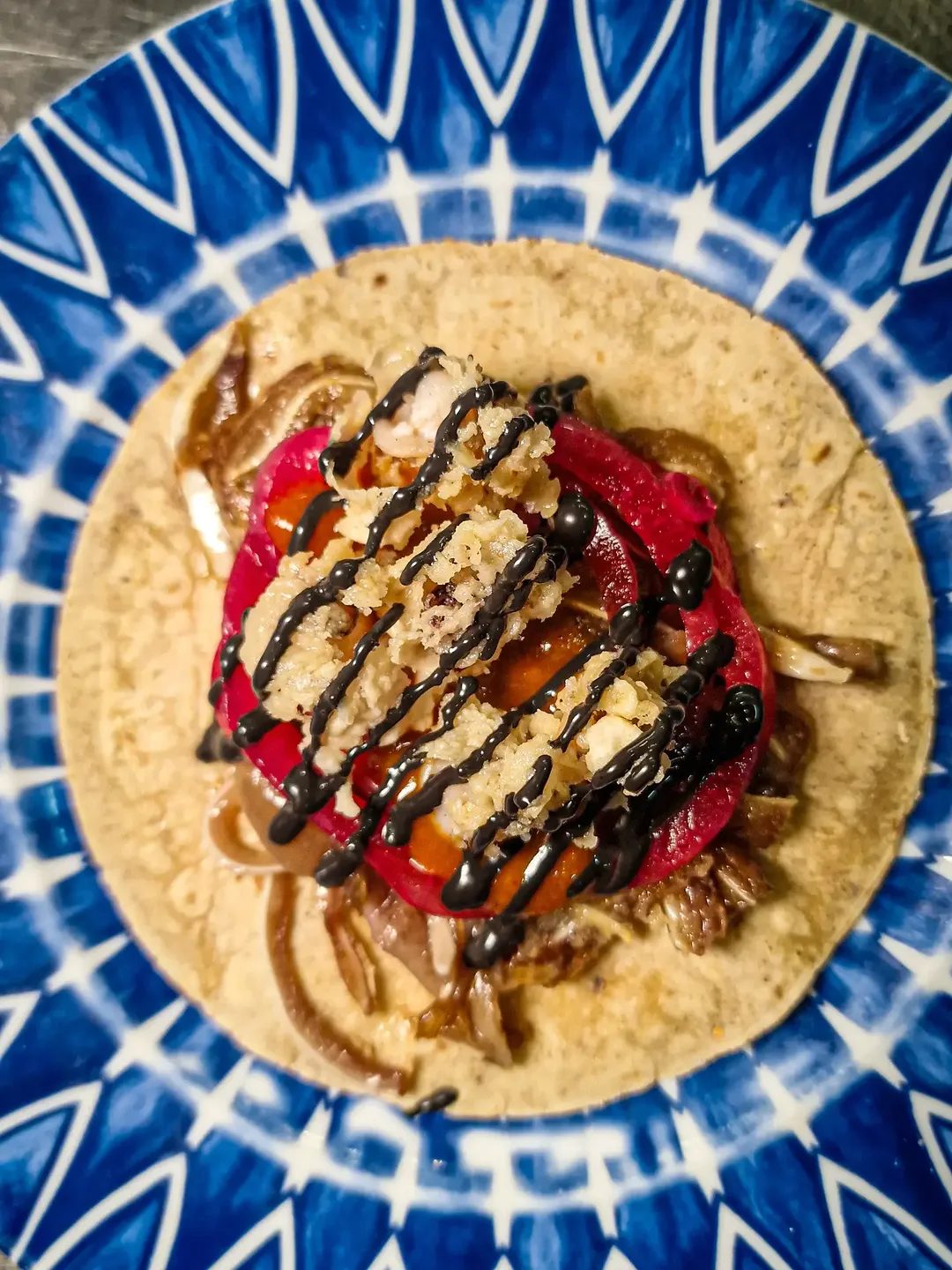 Nuestra tapa para el día 20de septiembre: 

TACO DE OREJA CON CHIPIRONES FRITOS

🫶🏽 ¿Nos das amor? 
🍸 Dinos si vas a ven