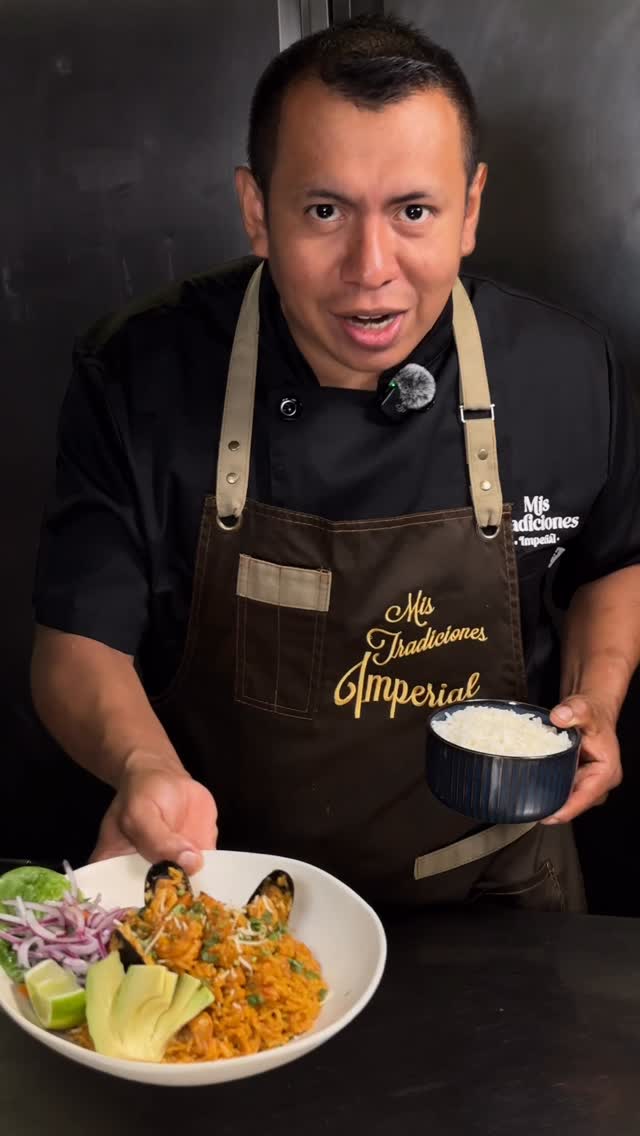 En este frío disfruta de un delicioso arroz con mariscos lo puedes encontrar en cualquiera de nuestros dos locales tanto