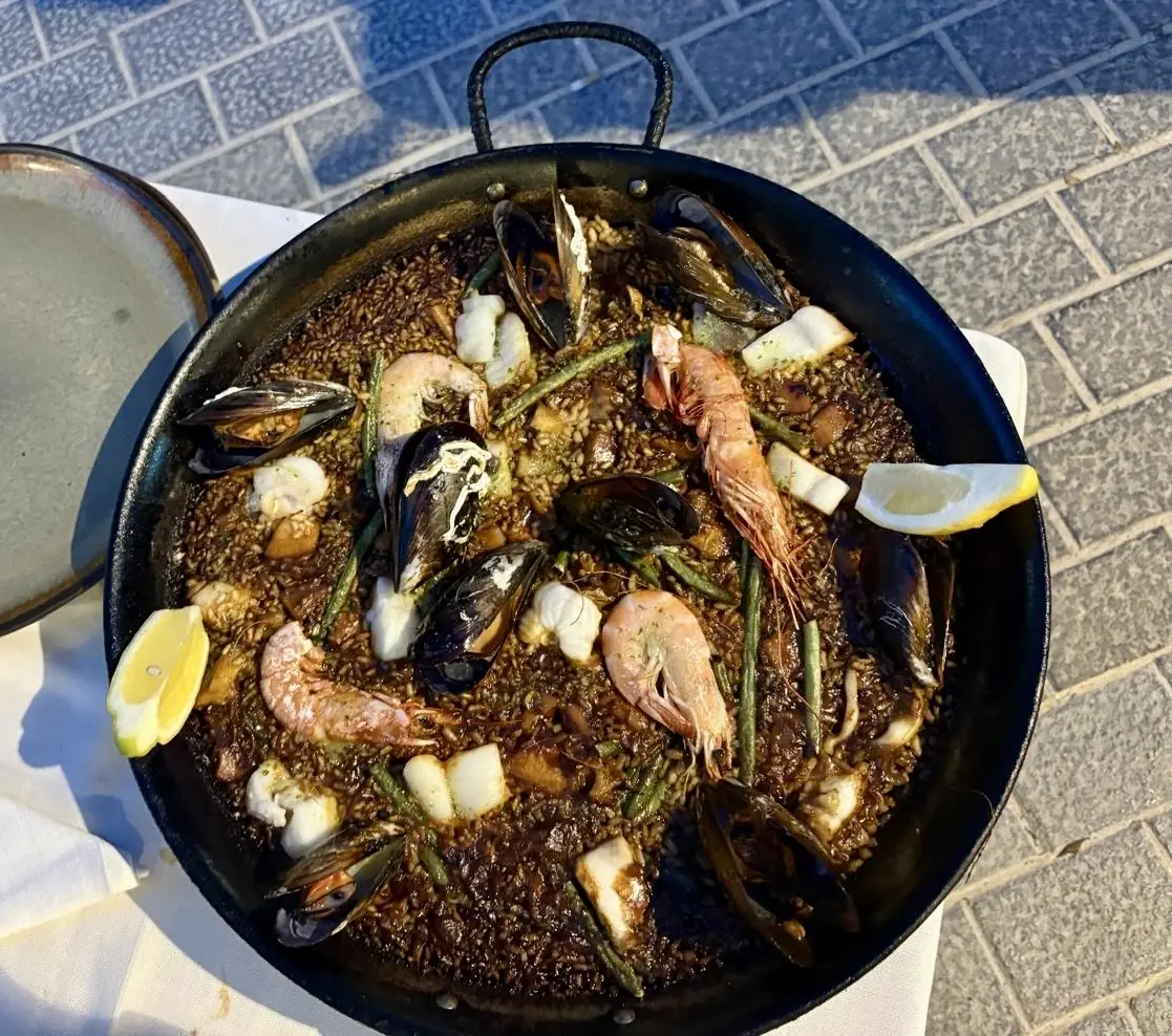 Seafood paella at Na Ruixa