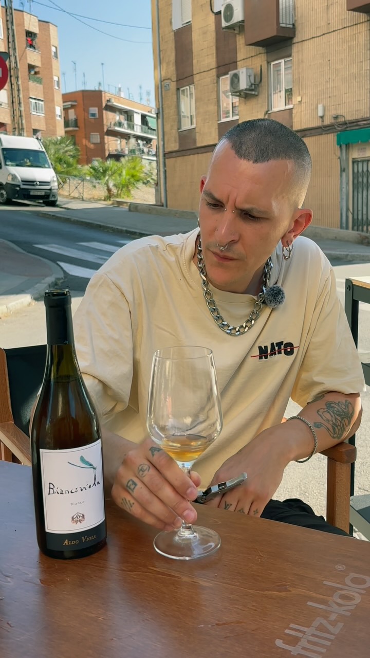 Un pedacito de Sicilia llega a nuestra mesa. Con Biancoviola viajamos a la isla a través de una copa. 🍷🌴

¿Te apuntas?


