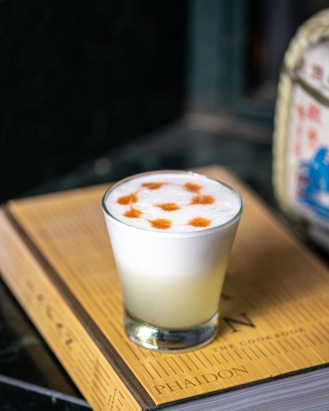 Refrescante, elegante y con ese toque que enamora desde el primer sorbo 🍸🥰 #piscosour @no.na.me.bar #thisisnonamebar