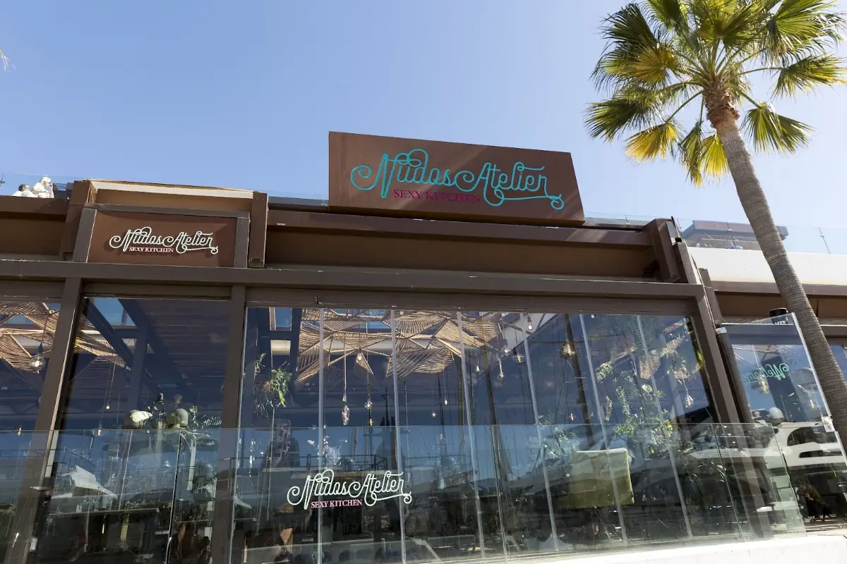 Nudos Atelier on the Palma marina