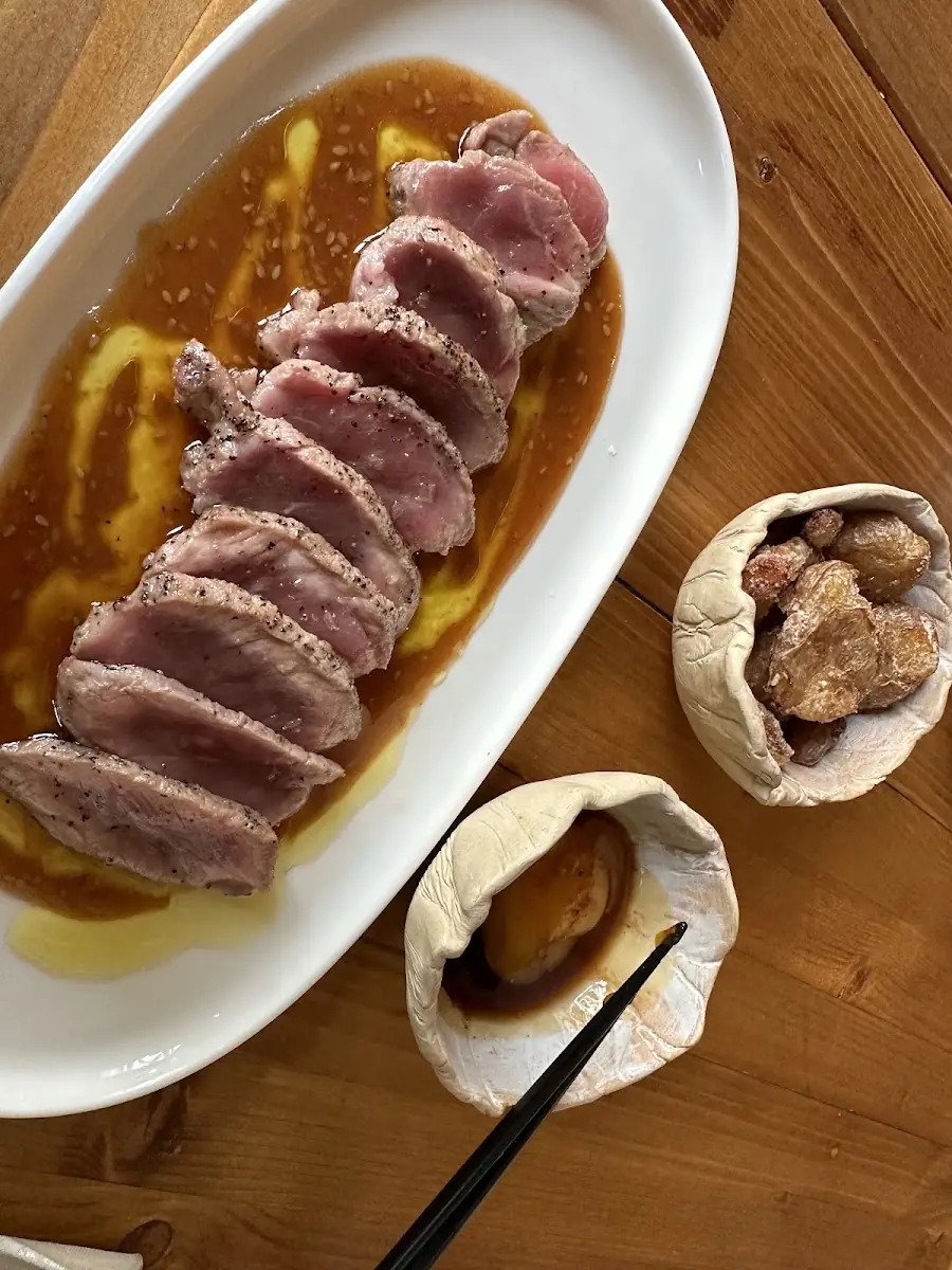 Seared tuna at Nus Palma