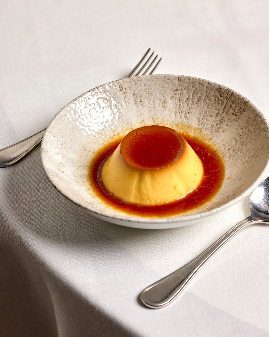 Un toque dulce siempre hace más llevadera la vuelta al trabajo.
Nuestro flan de la casa os espera para poner el mejor b