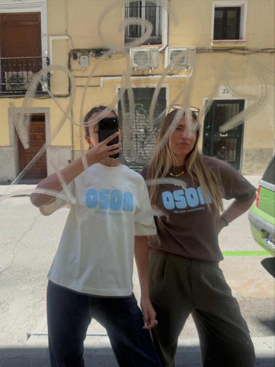 5TH YEAR ANNIVERSARY DROP🫰🏻
WEAR THE COMMUNITY 🩵🤎
Available online at www.somososom.com and in all OSOM shops 🌀 LINK IN