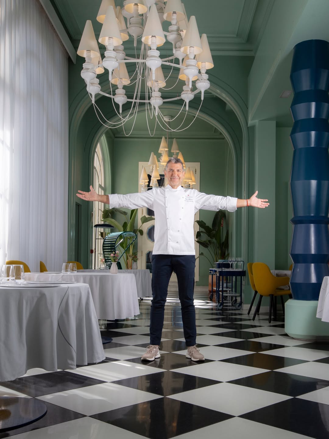 Mañana volvemos a encender los fogones.
Tras unas semanas de descanso, Paco Roncero Restaurante reabre sus puertas con