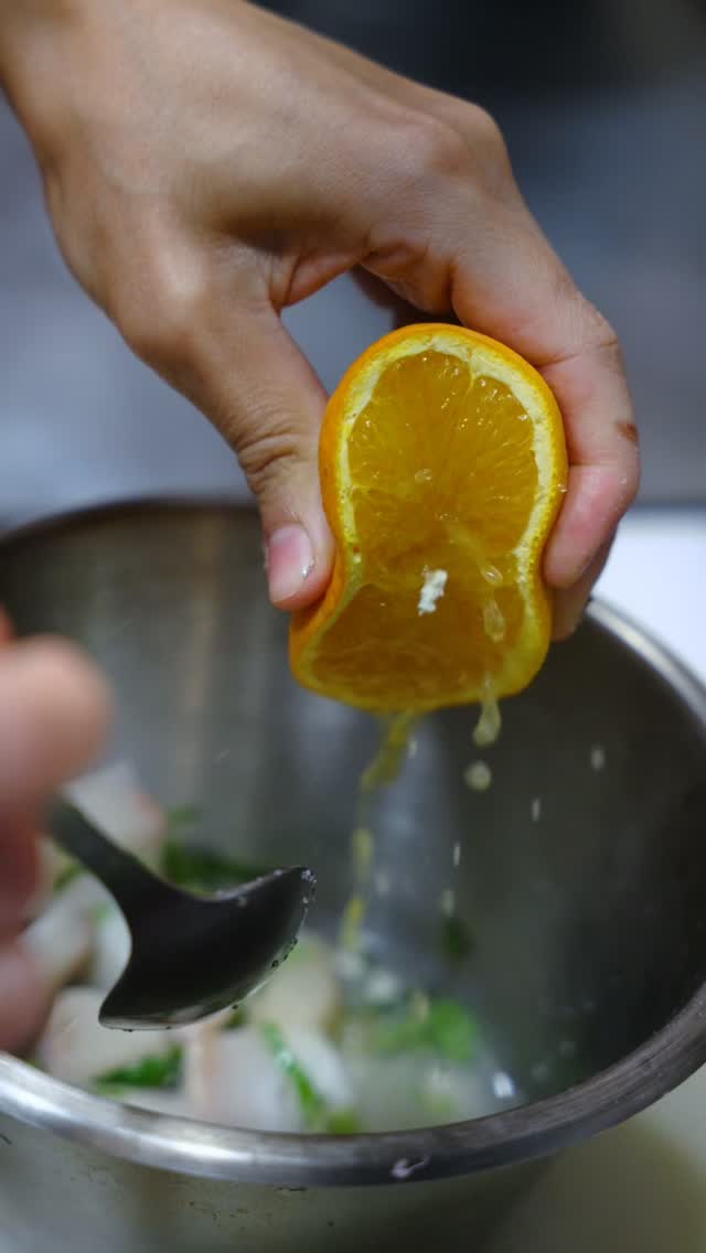 Dicen que nuestro ceviche es especial… ¡Y aquí te enseñamos paso a paso por qué!

Uno de los MUST de cada visita, con el